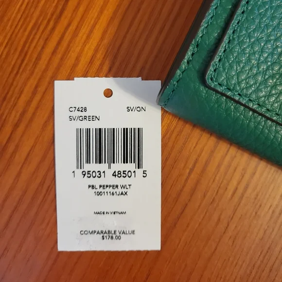 COPY - Coach Pebbled Leather Wallet - Picture 6 of 6